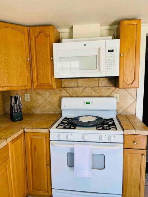 Quaint Historic Cottage In Downtown フェニックス エクステリア 写真
