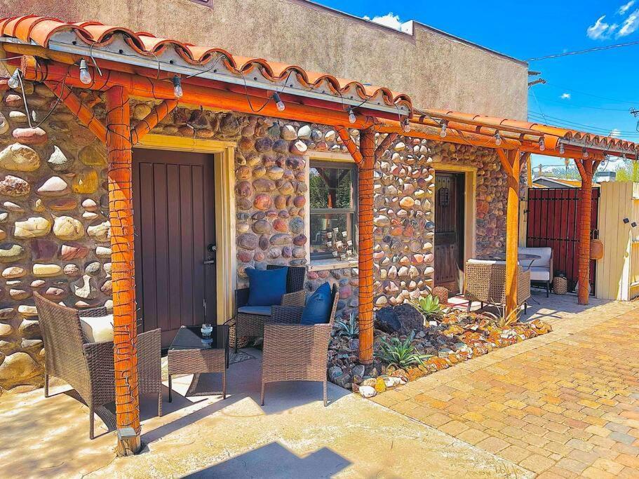 Quaint Historic Cottage In Downtown フェニックス エクステリア 写真